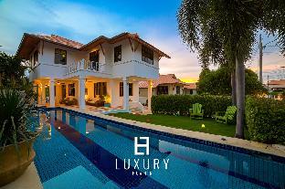 Modern Pool villa, 4 Bedroom Close to Beach (HV)