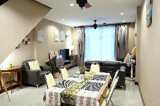 Modern Townhome @ Old City and Saturday Market