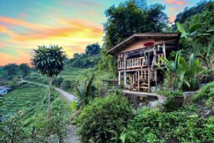 Monmek Homestay Mountain View House