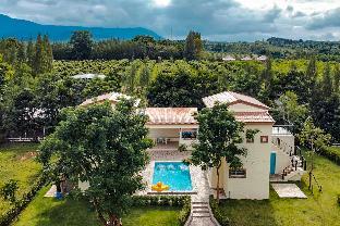 Mono Moon Pool Villa