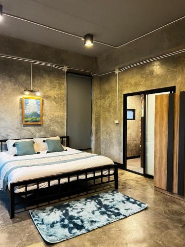 Moon 360 House with self check-in