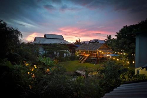 Moon&#039;s Thai Homestay