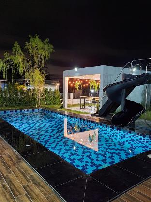 Morning glory pool villa
