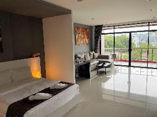 Nai Harn spacious studio, great amenities!