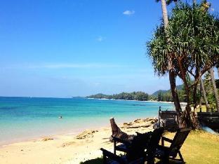 Nautilus Right On The Beach Resort Adults Only