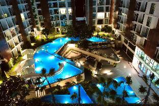 NearCentral Festival, Infinity Pool & Comfort room