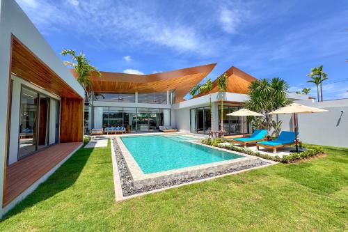 New &amp; Exclusive! Private 4BR Zenithy Luxe Pool Villa near Laguna