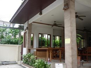 New Nikom Court