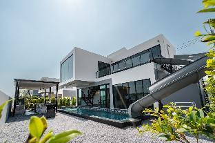 Newly Bespoke Slider Villa 4BR - VVH35.2 (15 pax)