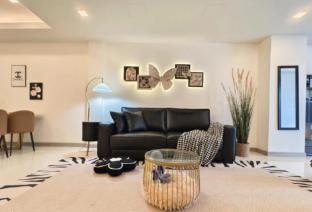 Newly Renovated Townhouse
