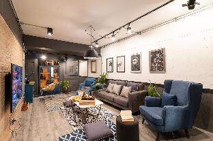 Night Bazaar Black House