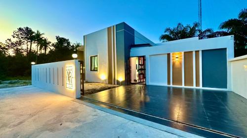NKR Poolvilla