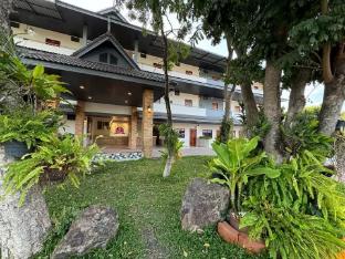 No1. Paradise Resort and Sauna