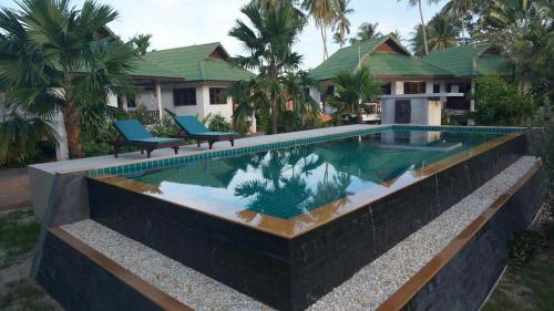 Noah&#039;s Ark Pool Residence