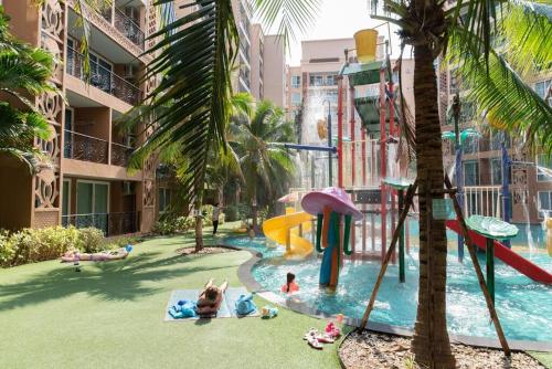 Atlantis Condo Resort pattaya by LJ