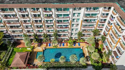 OMNIAPHUKET - Patong Center Pool Gym Near Bangla Road