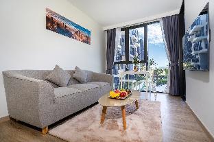 One - Bedroom Apartment Near Beach 2209