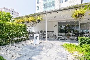 OYO 371 Sea Breeze Residence