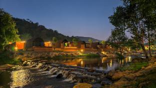 Pang fan Rock & River Resort