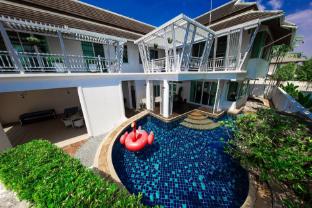 PARADISE Pool Villa Pattaya 6 Bedroom