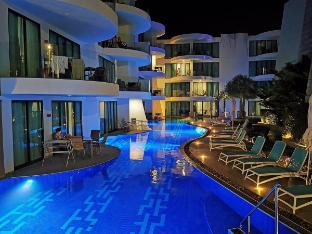 Partial seaview apartment in luxury resort Patong