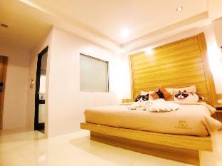 Patong Beach CatThemeHostel kingbed/balcony/lift-7
