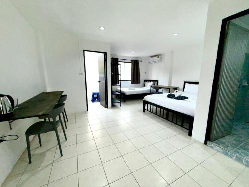 Patong Canal Villa 206