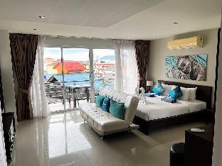 Patong studio-peaceful location, pool, parking G13