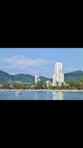 Patong Tower Sea View Apt FREE High Floor Free Electriv