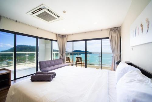 Patong tower Superior Seaview 4BR-2102