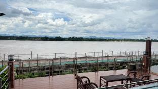 Pawnprathan Riverside House