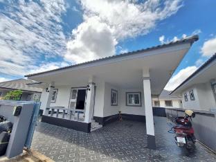 Peaceful 3 Bedroom House Easy Access to Chiang Mai
