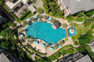 Pearl of Naithon 2-BR Beachfront Apartments