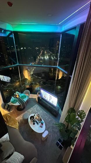 Penshouse in center nears siamparagon