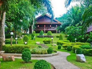 Petchpailin Resort