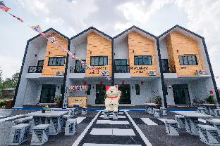 Phanomrung Hostel &amp; Linn Chan Cafe