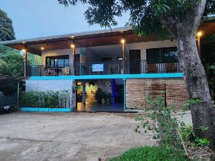 Phuket Beachfront - 2BR Cabin W Playroom &amp; Jacuzzi