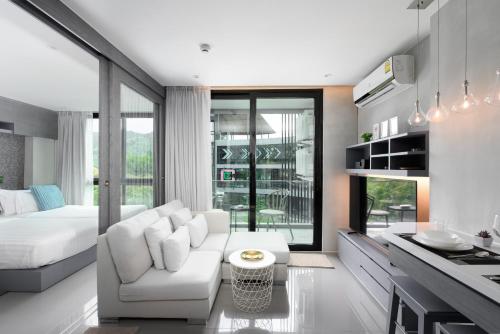 PHUKET SABAY RENT Apart L308 - Private Wi-Fi & Serene View of Courtyard and Green Jungle