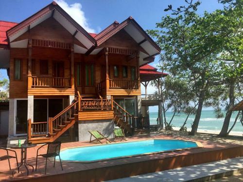 Phuphat Beach Resort