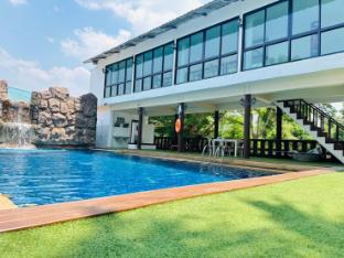 Phuranya Resort