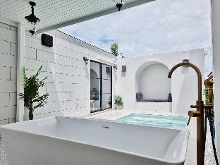 Plubpla samut : White Villas