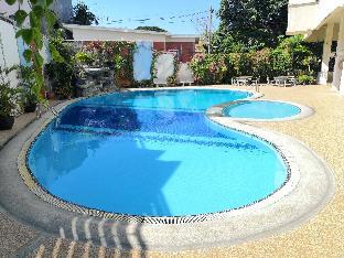 Pool Condo6 opposite Train Station,near old city
