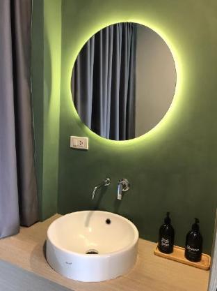 Pool side deluxe room3