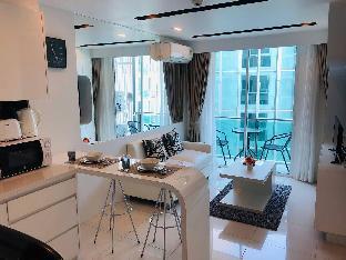 POOL VIEW 1 Bedroom in City Center Residence