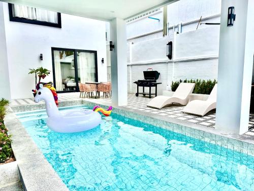 Pool Villa France Style in Phratamnak 6 Bedroom KTV BBQ