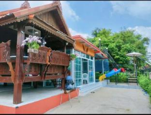 Poonisavilla Thai Vintage House