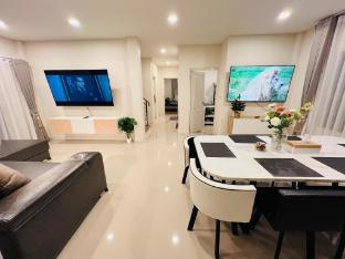 Private House The Centro Bangkok Thailand