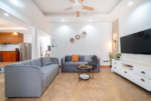 Private patong home 4BR Jazzuci and 3 BR minimal