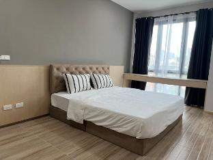 Private room with bathroom on 4th floor, Near MRT