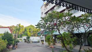 Puangpen Villa Hotel